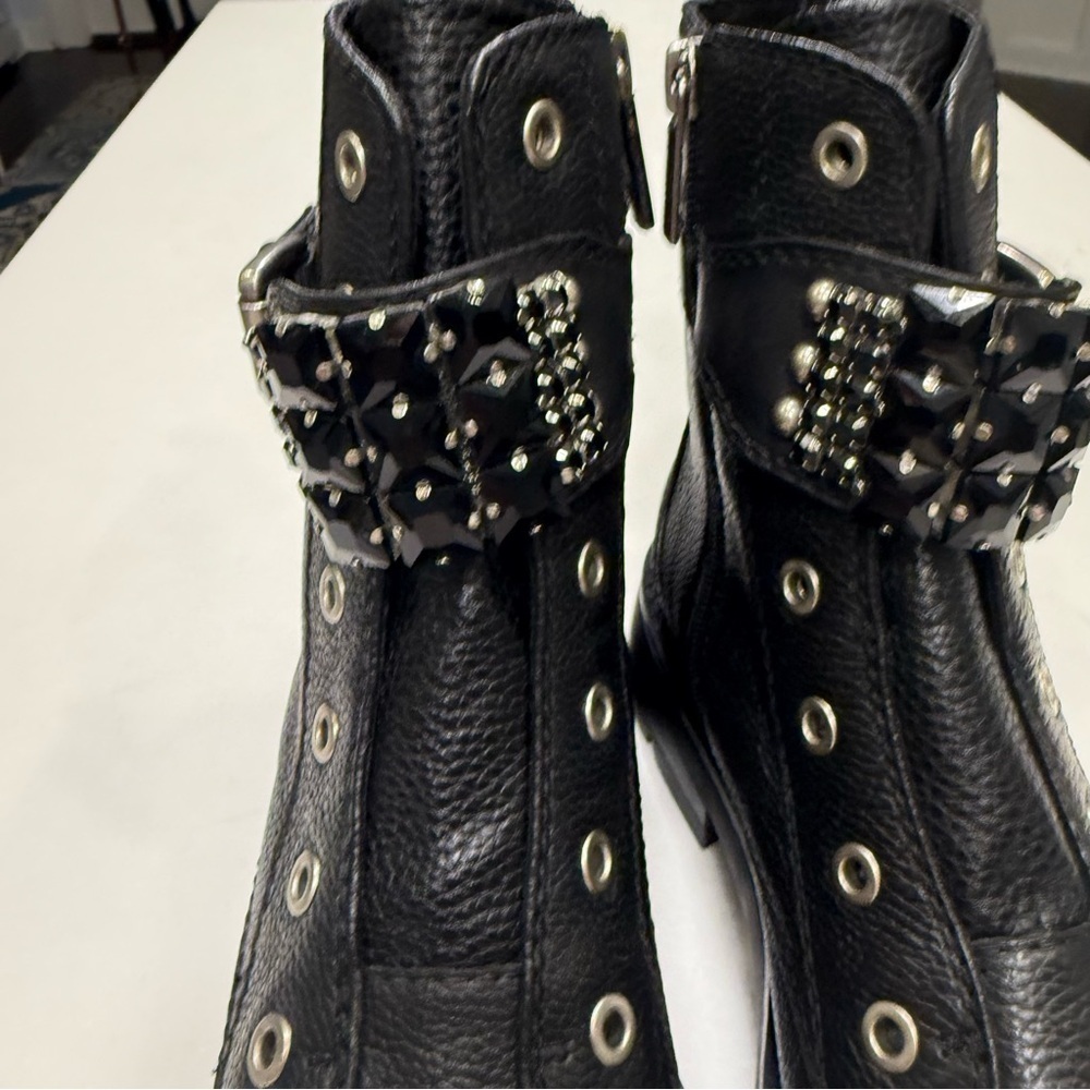 Karl Lagerfeld Maeva Women’s Embellished Black Leather Combat Boot Zip Up Sz 8 - Picture 4 of 10